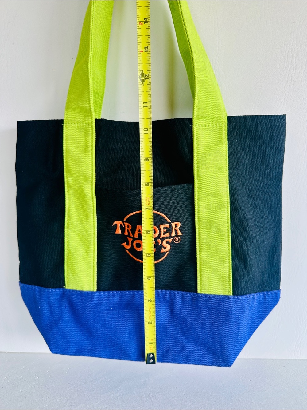 TRADER JOES HALLOWEEN Special Edition Black & Blue Tote with Lime Green Handles - Picture 3 of 4